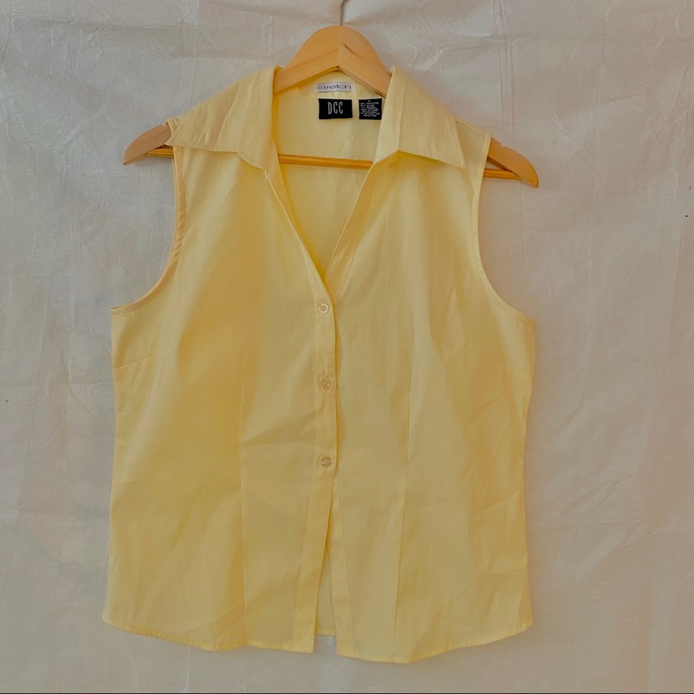 DCC Stretch pale yellow button down shirt Size L